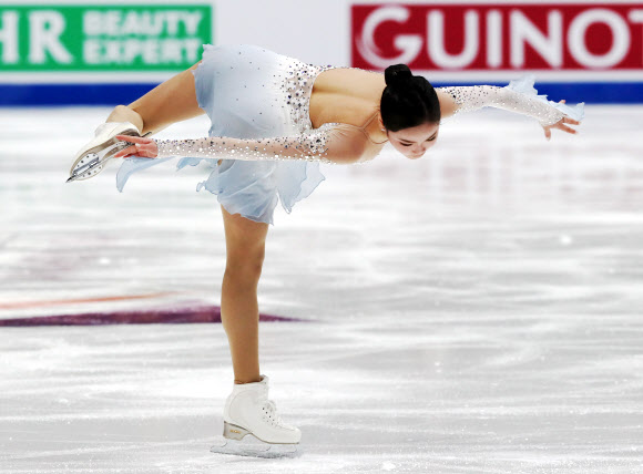 임은수가 7일(현지시간) 미국 캘리포니아주 애너하임에서 열린 국제빙상경기연맹(ISU) 4대륙 선수권대회 여자 싱글 쇼트 프로그램에서 멋진 연기를 펼치고 있다.  EPA 연합뉴스