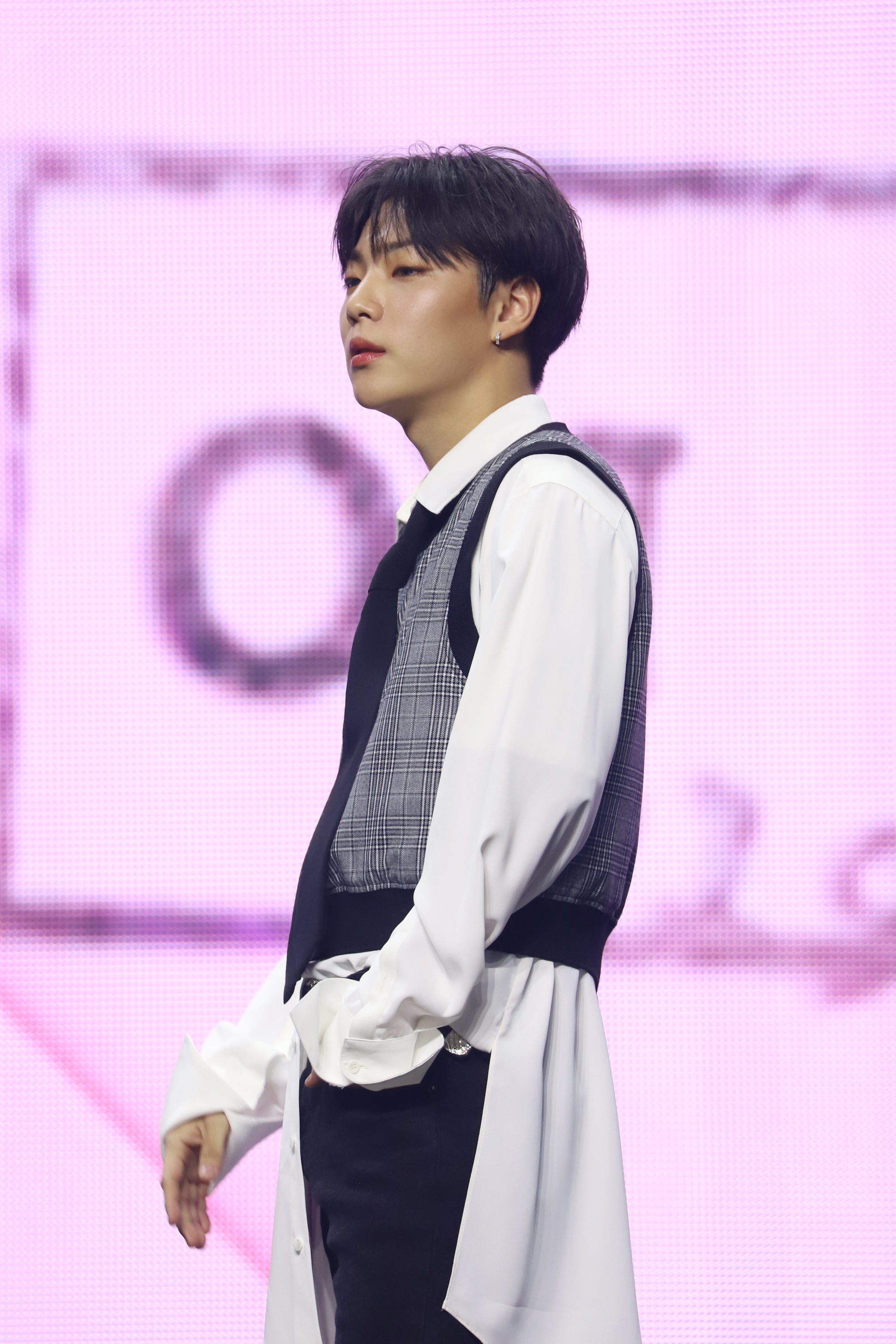 이션. WM엔터테인먼트 제공