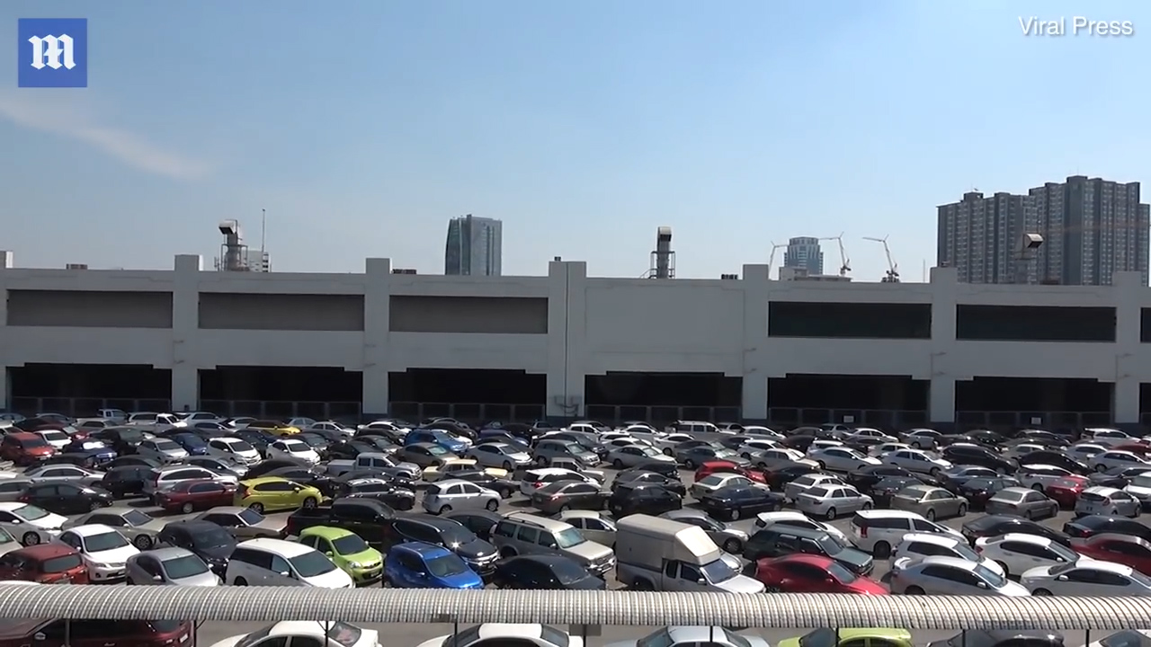 태국 방콕 차투차크 지역의 악명높은 무료 주차장 모습(유튜브 영상 캡처)