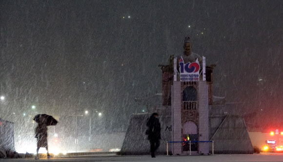 눈 내리는 출근길