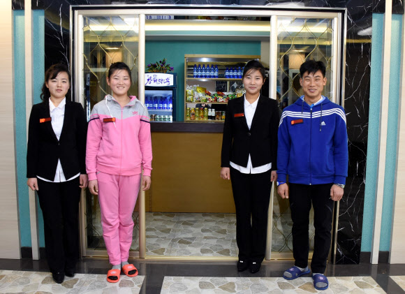 북한 강서약수공장 약수목욕탕