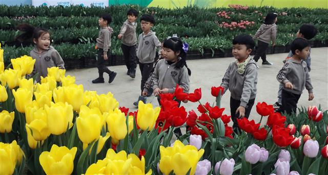 따뜻한 식물원엔 꽃이 활짝