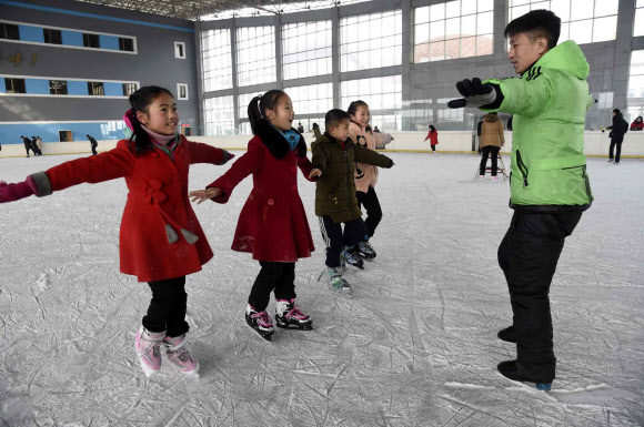 ‘스케이트 자세는 이렇게’