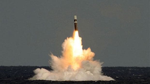 영국 핵잠수함에서 발사되는 ‘트라이던트’ 잠수함발사탄도미사일(SLBM)의 모습 텔레그래프 캡처  
