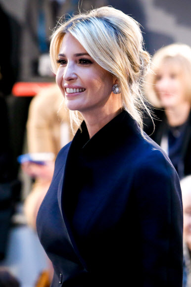 이방카 트럼프 미국 백악관 선임고문이 16일(현지시간) 독일 뮌헨에서 열린 ‘제55차 뮌헨안보회의(Munich Security Conference)’에 참석하고 있다. EPA 연합뉴스