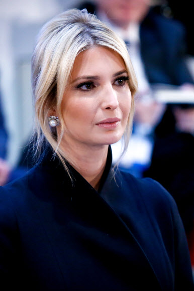 이방카 트럼프 미국 백악관 선임고문이 16일(현지시간) 독일 뮌헨에서 열린 ‘제55차 뮌헨안보회의(Munich Security Conference)’에 참석하고 있다. EPA 연합뉴스