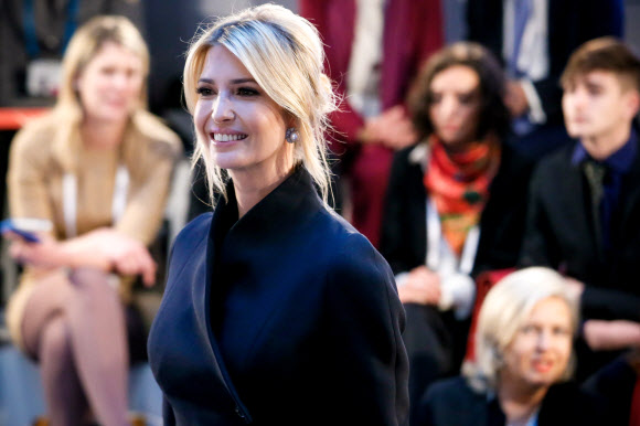 이방카 트럼프 미국 백악관 선임고문이 16일(현지시간) 독일 뮌헨에서 열린 ‘제55차 뮌헨안보회의(Munich Security Conference)’에 참석하고 있다. EPA 연합뉴스