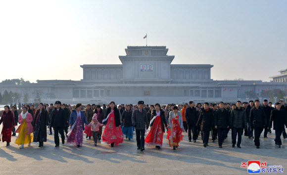 북한 김정일 생일 맞아 조선소년단 전국연합단체대회