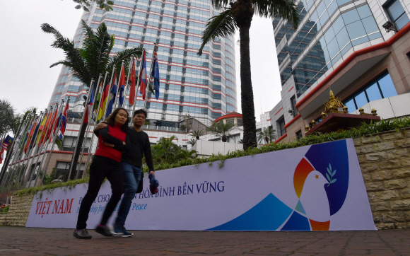 23일 김정은 위원장의 숙소로 확정된 베트남 하노이 멜리아 하노이 리조트에 긴장감이 흐르고 있다. 2019.2.23 박지환기자 popocar@seoul.co.kr