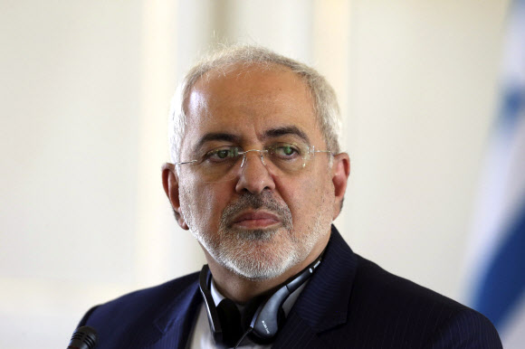 지난 25일 돌연 사임을 발표해 이란 각계에 충격을 안겨준 모하마드 자리프 이란 외무장관. AP 연합뉴스