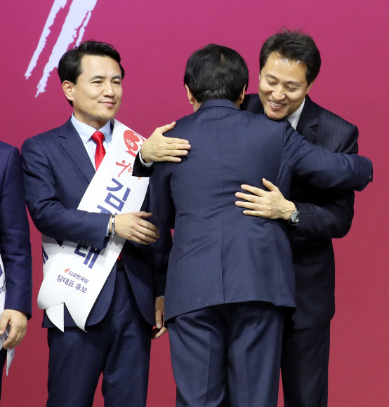 황교안 대표 ‘오세훈-김진태와 인사’