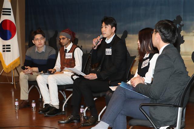 정우성, ‘우리 곁의 난민’ 청년 토크콘서트 참석
