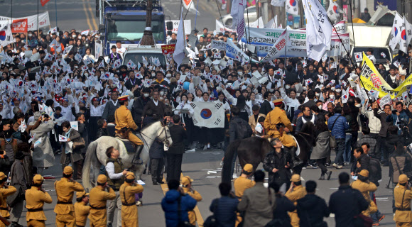 맨손으로 외치는 ‘대한독립만세’