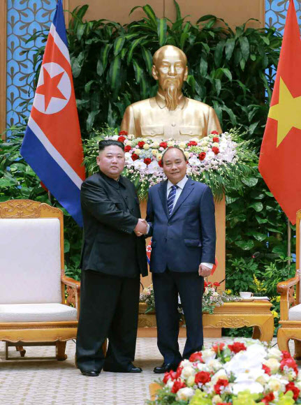 베트남 서열 2위와도 만난 김정은 위원장
