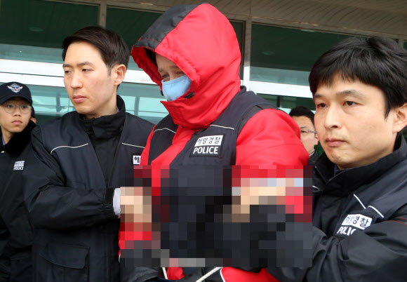 영장실질심사 위해 이송되는 러시아 선장