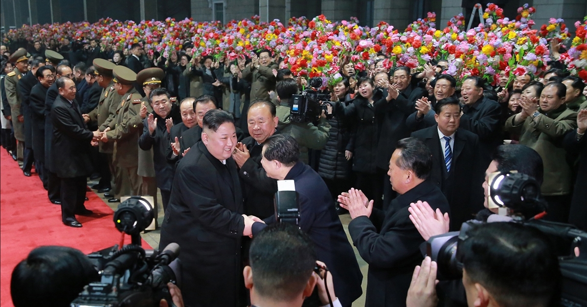 북한 노동당 기관지 김정은 국무위원장이 베트남 방문을 마치고 5일 새벽 평양에 도착했다는 기사를 사진과 함께 1면에 게재했다. 2019.3.5 연합뉴스