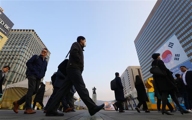 오랜만에 가신 미세먼지 ‘나쁨’…오후부터 미세먼지 ‘보통’