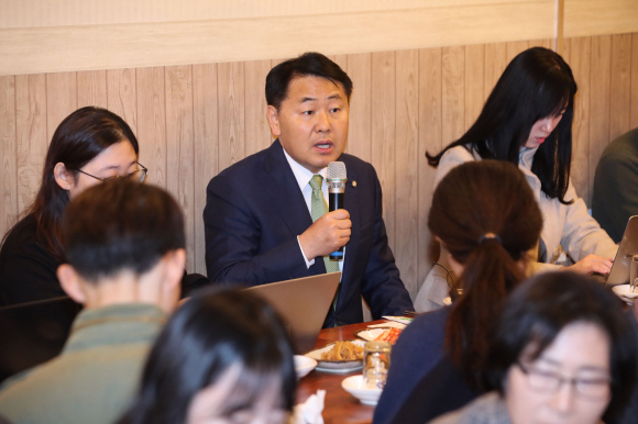 한국당 압박하는 바른미래당 