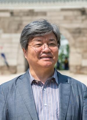 홍순민 명지대 기록정보과학대학원 교수