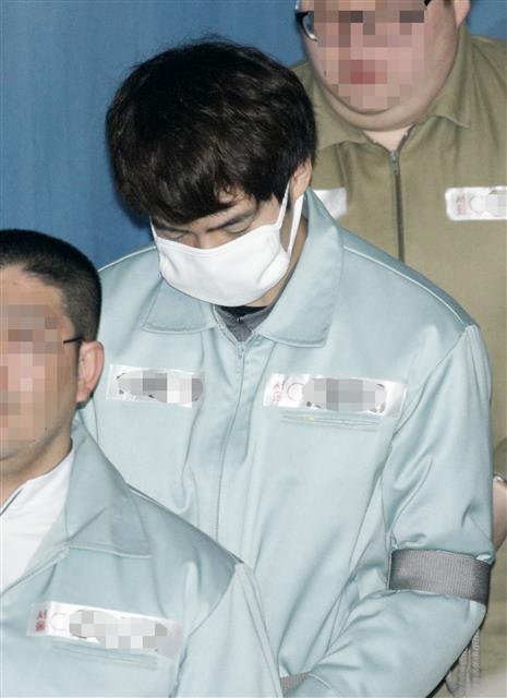 ‘무면허 음주 뺑소니’ 배우 손승원, 공판 출석