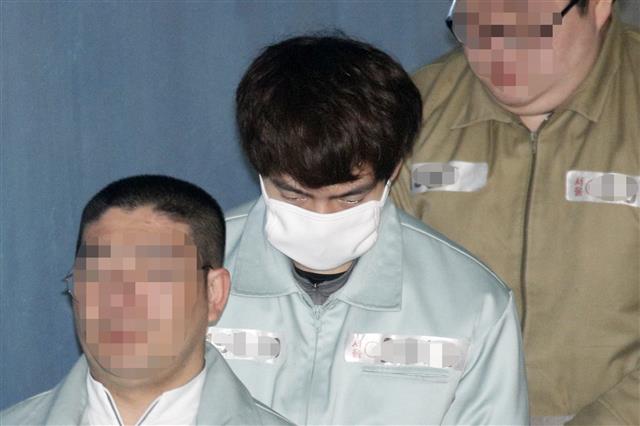 공판 출석하는 배우 손승원