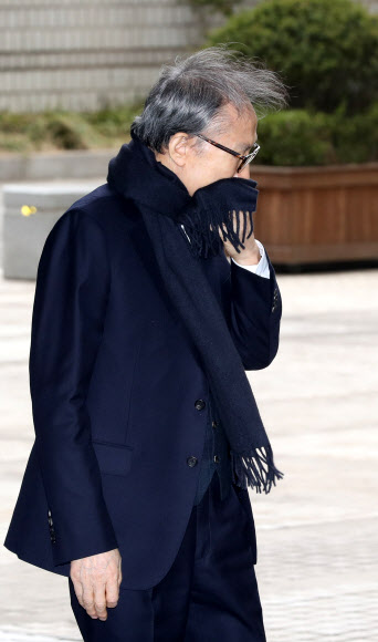 법정 향하는 이명박