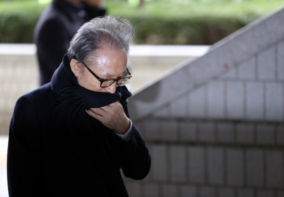 항소심 재판 향하는 이명박