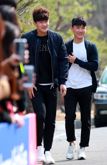 김민재-황인범 나란히