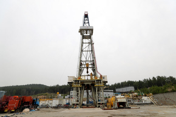 20일 경북 포항시 북구 흥해읍 남송리에 있는 포항지열발전소 모습. 이날 대한지질학회는 2017년 발생한 포항지진은 인근 지열발전소가 촉발했다는 결론을 발표했다. 2019.3.20  연합뉴스