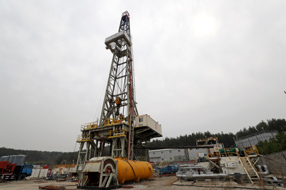 20일 경북 포항시 북구 흥해읍 남송리에 있는 포항지열발전소 모습. 이날 대한지질학회는 2017년 발생한 포항지진은 인근 지열발전소가 촉발했다는 결론을 발표했다. 2019.3.20  연합뉴스