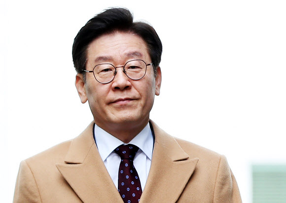 12차 공판 출석하는 이재명 경기지사