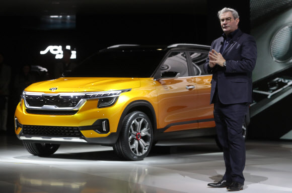 SP 시그니처 소개하는 루크 동커볼케 부사장