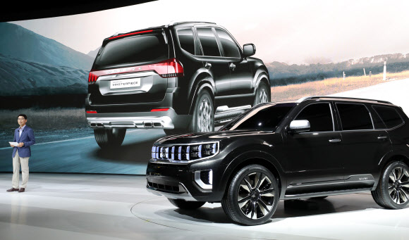 모하비 마스터피스 소개하는 권혁호 기아자동차 부사장