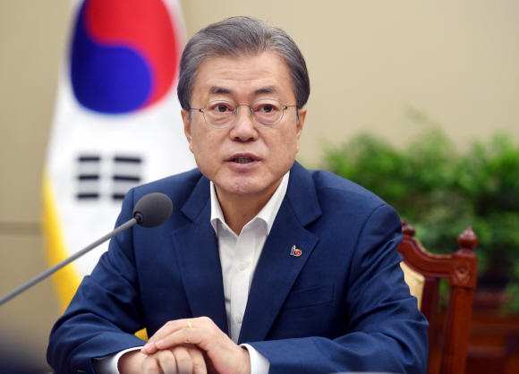 문재인 대통령이 1일 청와대에서 열린 수석, 보좌관 회의에서 모두 발언을 하고 있다. 2019. 4. 1.  도준석 기자 pado@seoul.co.kr