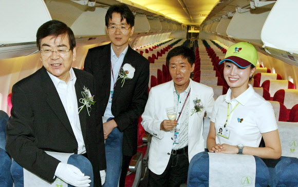 진에어 첫 취항 행사에 참석한 조양호 회장