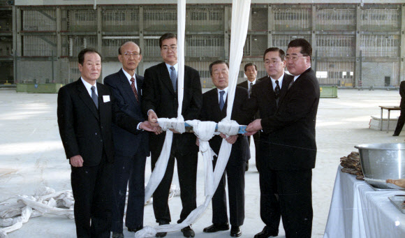 아버지 조중훈 회장, 형제들과 함께한 조양호 회장