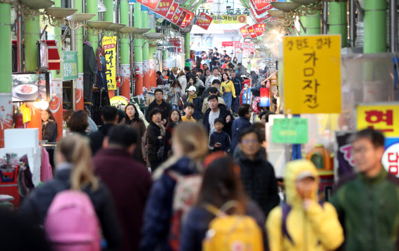 활기 되찾은 속초관광수산시장