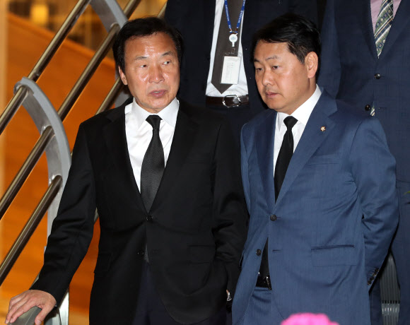 손학규, 조양호 한진그룹 회장 빈소 조문