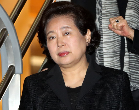 조양호 한진그룹 회장 빈소 찾은 현정은