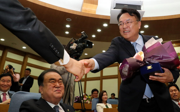 바른정치언어상 수상한 자유한국당 정진석 의원