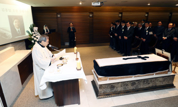 고 김홍일 전 의원 장례미사