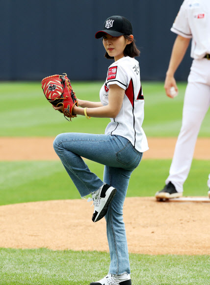 시구하는 권소현