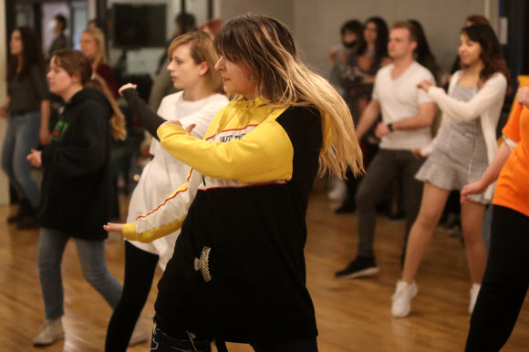 ‘여기가 BTS 제이홉이 다녔던 댄스학원’