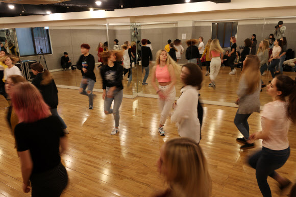 K팝 해외팬들, 광주서 안무 체험