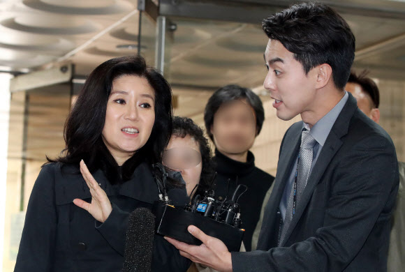 ‘구조동물 안락사’ 박소연 영장심사