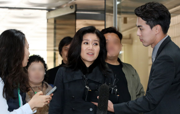 ‘구조동물 안락사’ 박소연 영장심사