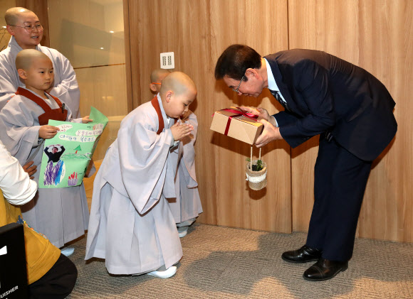 ‘시장님과 합장’