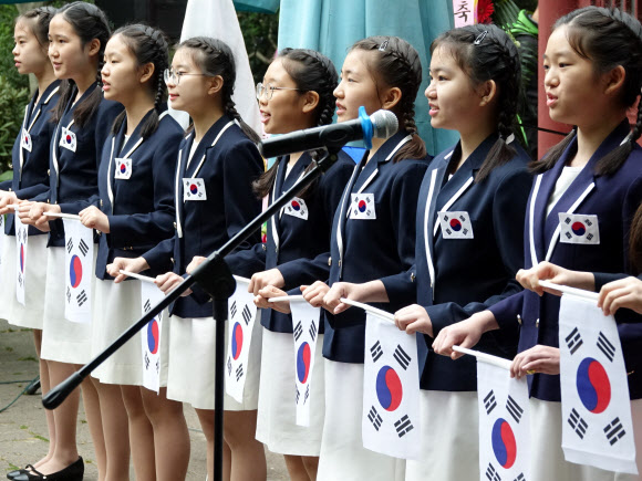 ‘윤봉길 의사의 노래’ 부르는 한국 어린이 합창단