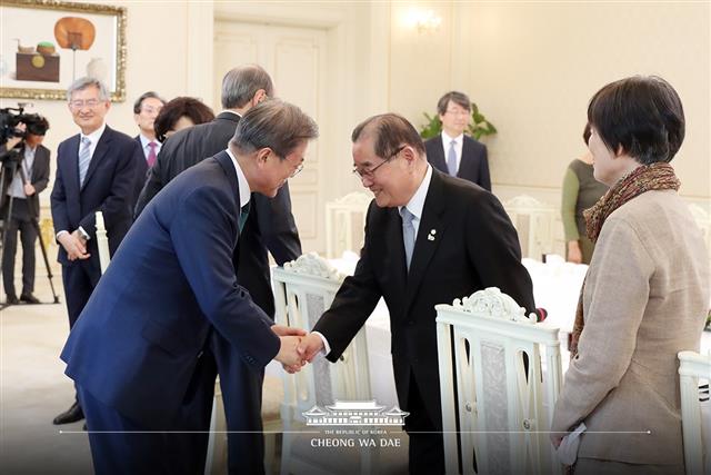 이종찬 전 국가정보원장 만난 문 대통령