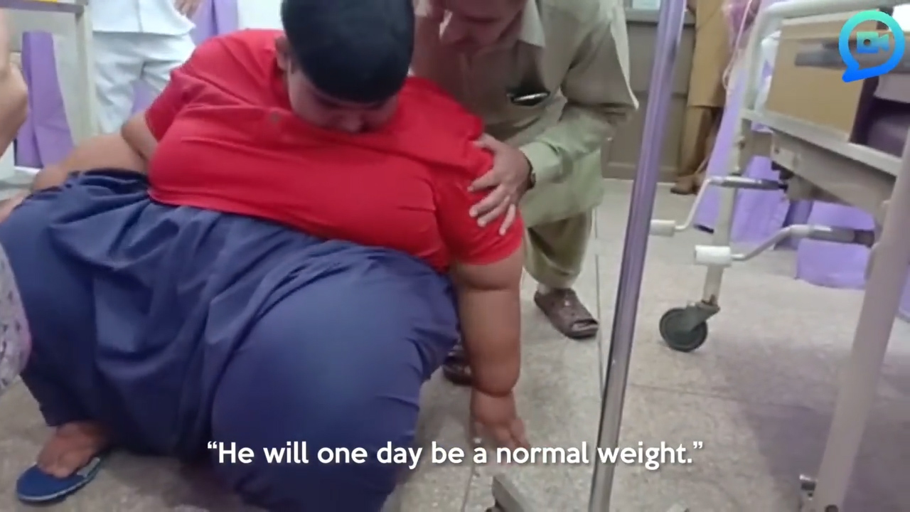 세상에서 가장 뚱뚱한 소년인 파키스탄 모하메드 아르브르(10)의 모습(유튜브 영상 캡처)